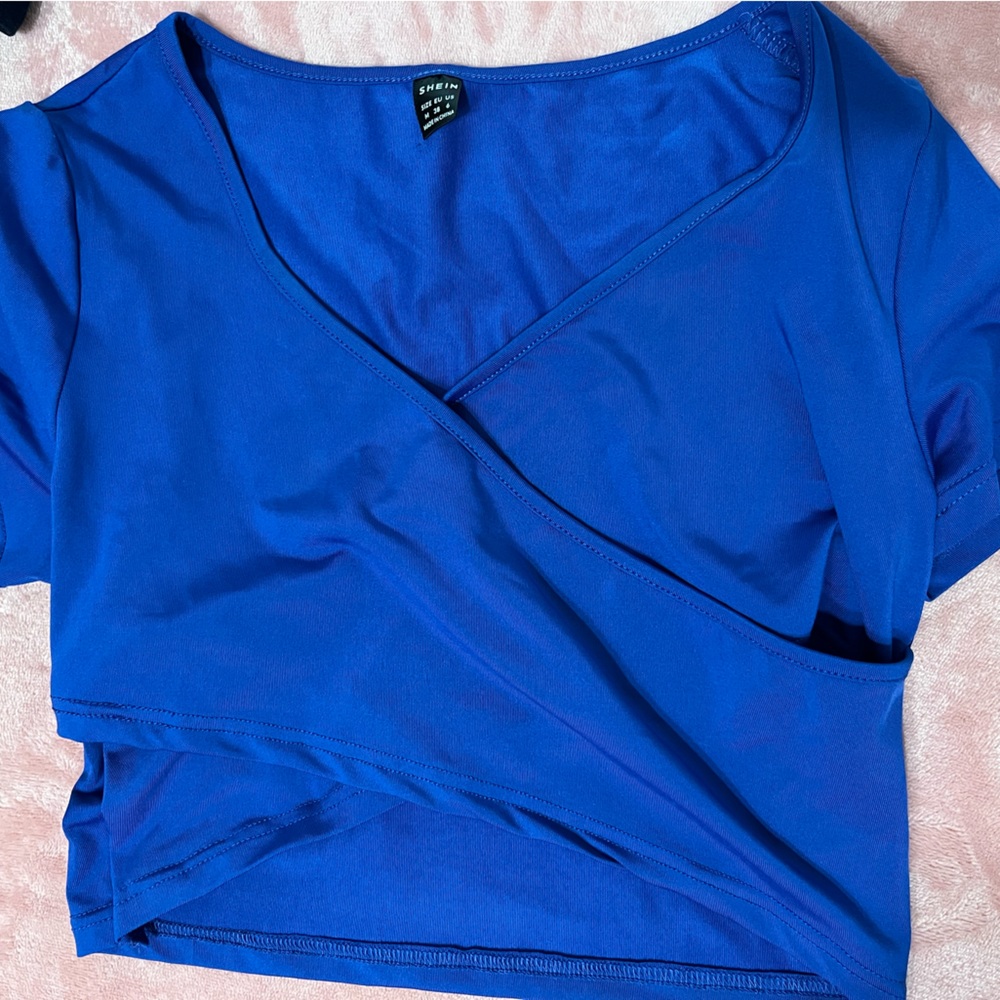 Blue cross over crop top - Picture 1 of 3